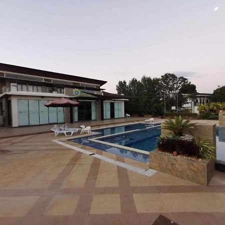 Bulacan Floating Sanctuary Resort Powered By Cocotel מראה חיצוני תמונה