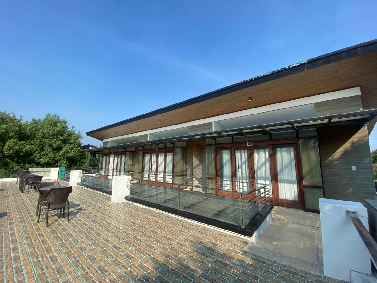 Bulacan Floating Sanctuary Resort Powered By Cocotel מראה חיצוני תמונה